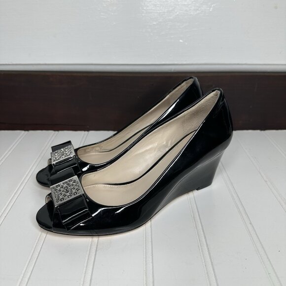Coach Gretchen 5 Black Patent Leather Silver Logo Wedge Heel, Peep Toe Damage - Picture 1 of 9